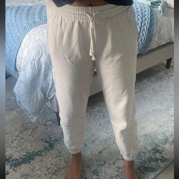 Aritzia TNA Sweatpants - Picture 2 of 6